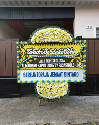 Papan Bunga Duka di Latuppa