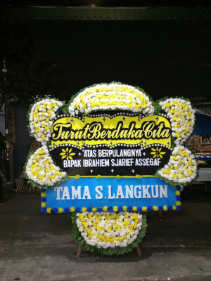 Papan Bunga Duka di Latuppa