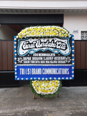 Papan Bunga Duka di Latuppa
